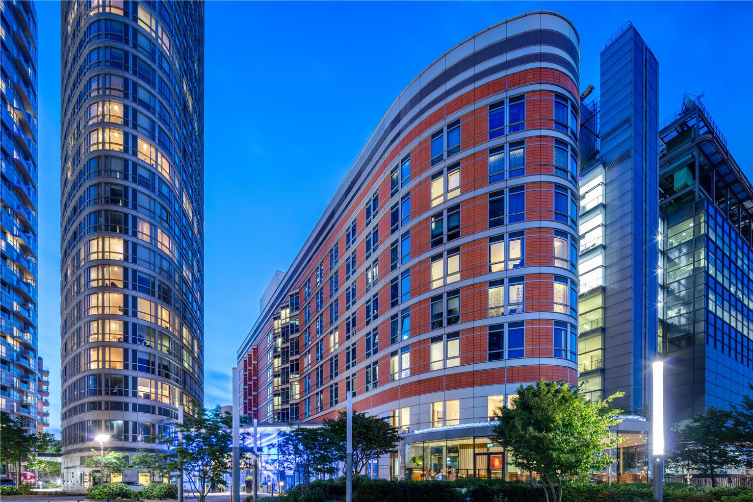 Radisson Blu Hotel London Canary Wharf East — 4-Star Luxury Hotel in London, United Kingdom