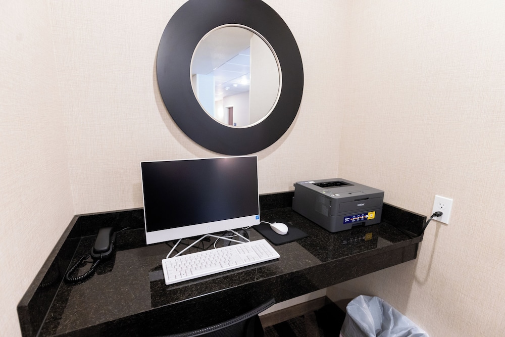 Cobblestone Inn & Suites Winters - photo 90