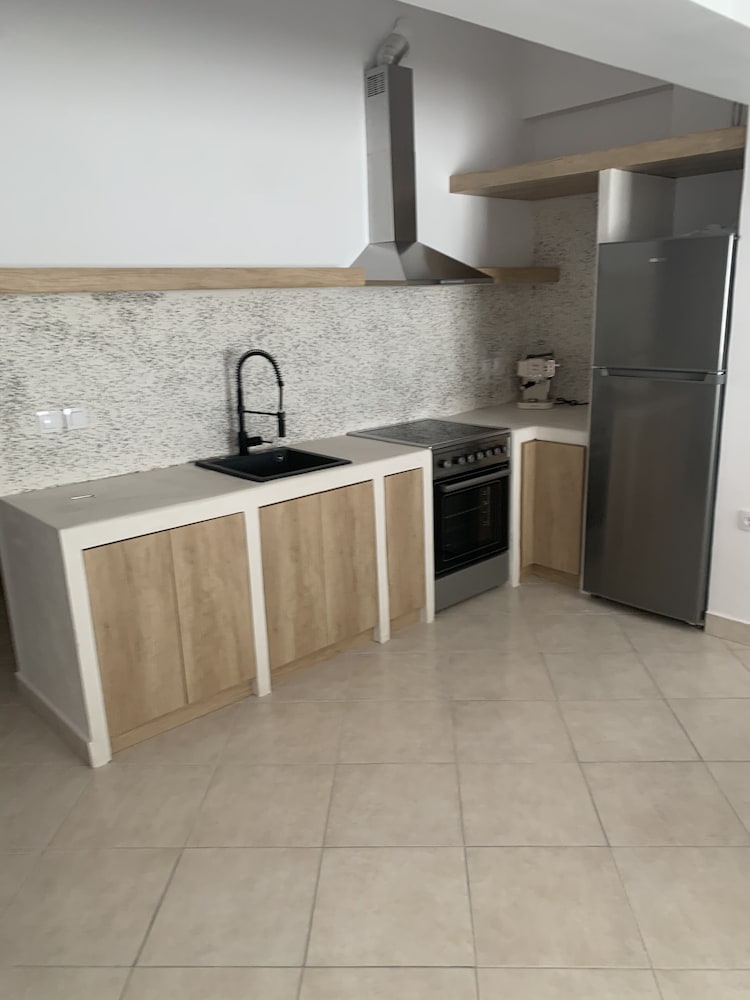 Executive Apartments and Suites — 4-Star Luxury Hotel in Loutraki, Greece
