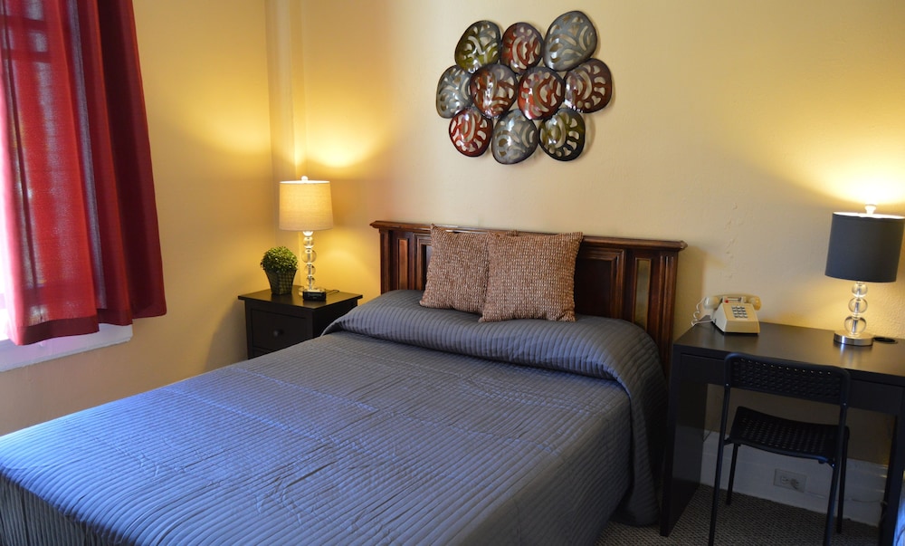 SF Plaza Hotel - photo 9