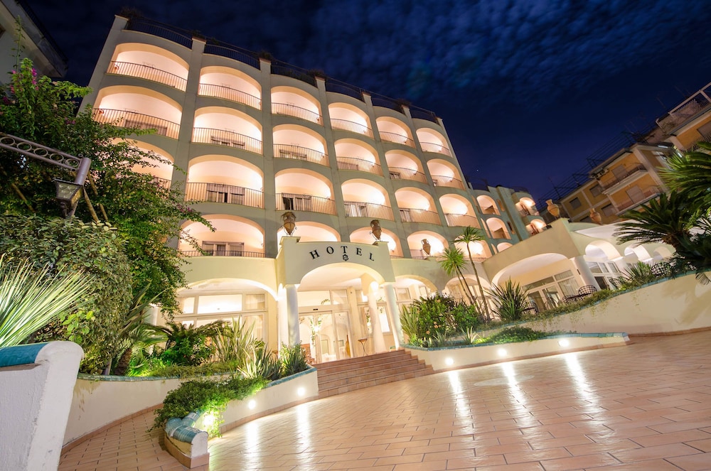 Hotel San Francesco — hotel in Maiori