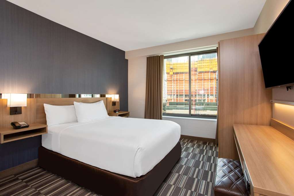 Microtel Inn by Wyndham Long Island City - photo 37