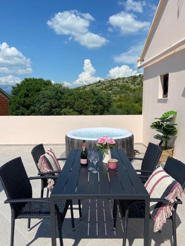 Apartman Nina — 4-Star Luxury Hotel in Posedarje, Croatia