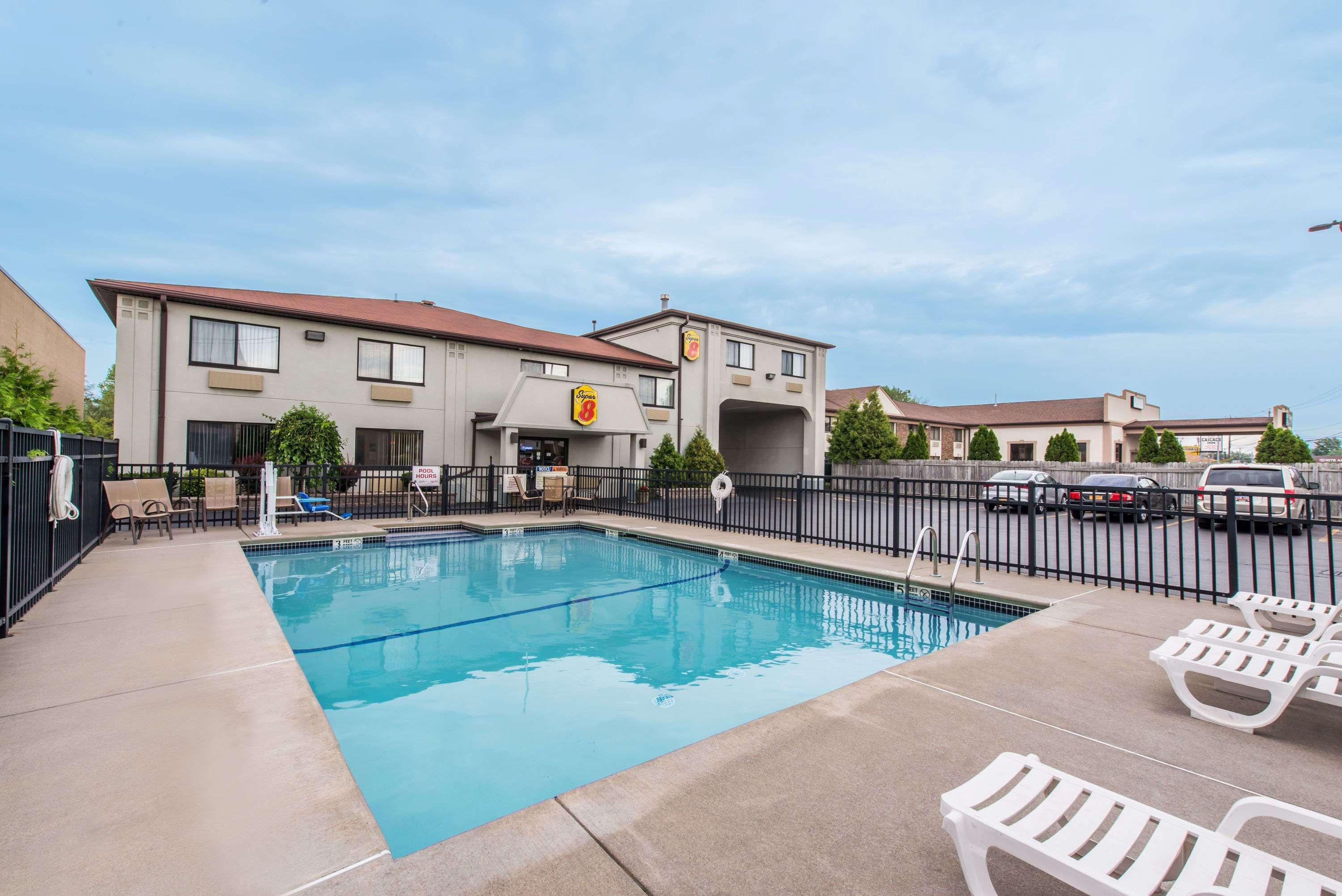 Super 8 By Wyndham Niagara Falls
