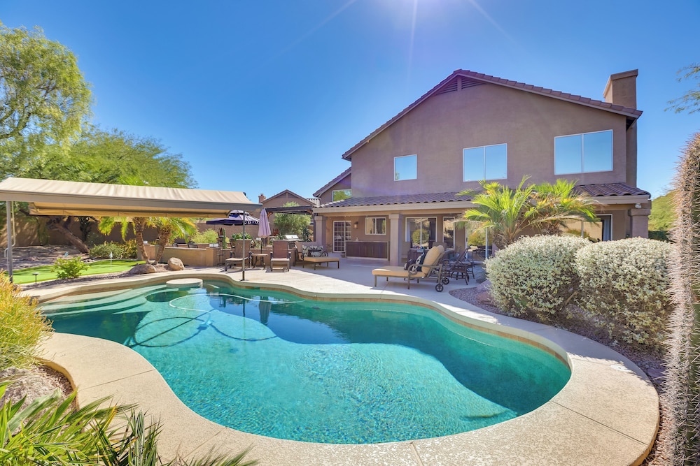 Outdoor Kitchen & Pool: Cave Creek Getaway — hotel in Cave Creek