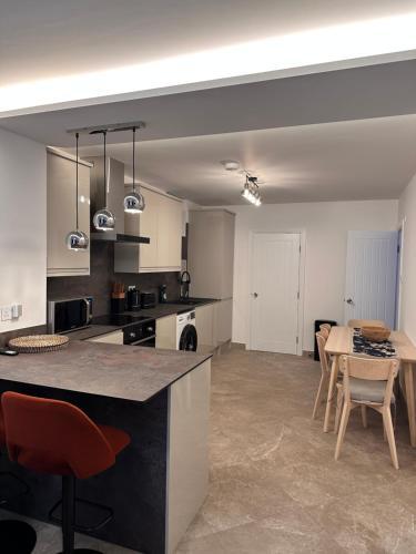 Aya's Snaresbrook Apartment — 4-Star Luxury Hotel in London, United Kingdom