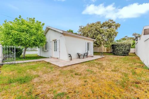 Maison Charmante a Soulac Sur Mer Avec Jardin Cloture — 4-Star Luxury Hotel in Soulac-Sur-Mer, France