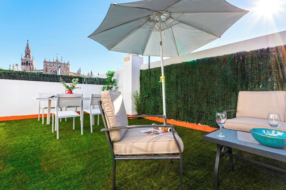 Genteel Home Arfe Terrace II — 4-Star Luxury Hotel in Sevilla, Spain