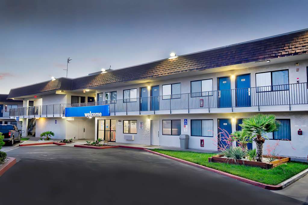 Motel 6 Palmdale CA - featured photo