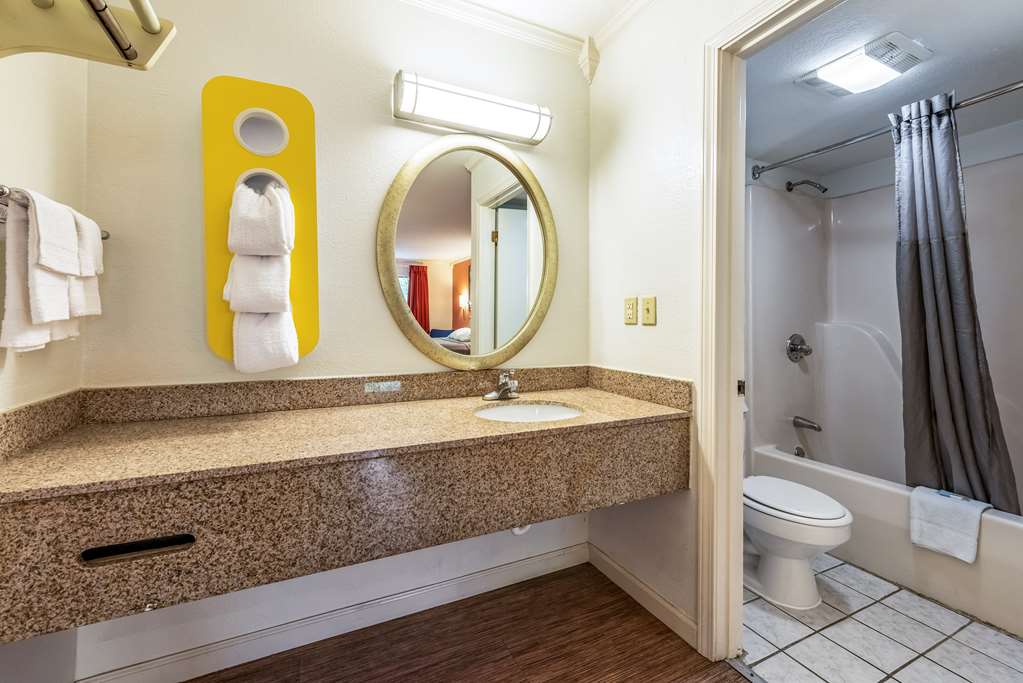 Motel 6 Gatlinburg TN Smoky Mountains - photo 23