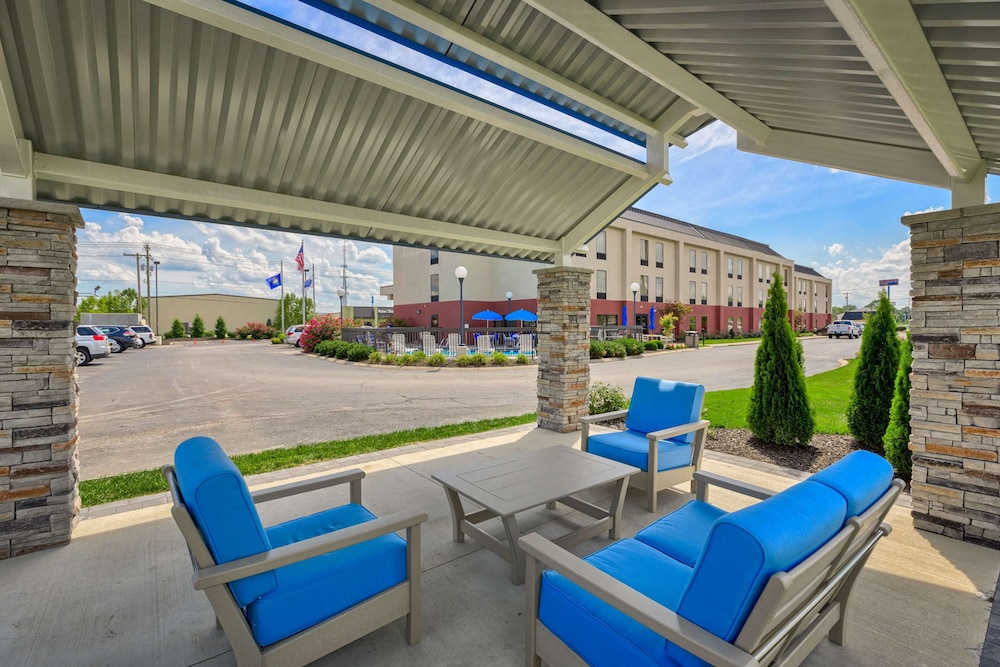 Hampton Inn Owensboro South - photo 38