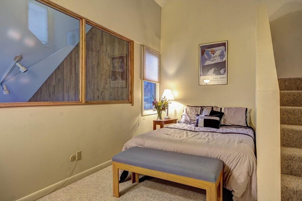 Hotel 1115 Lowell Avenue - photo 8