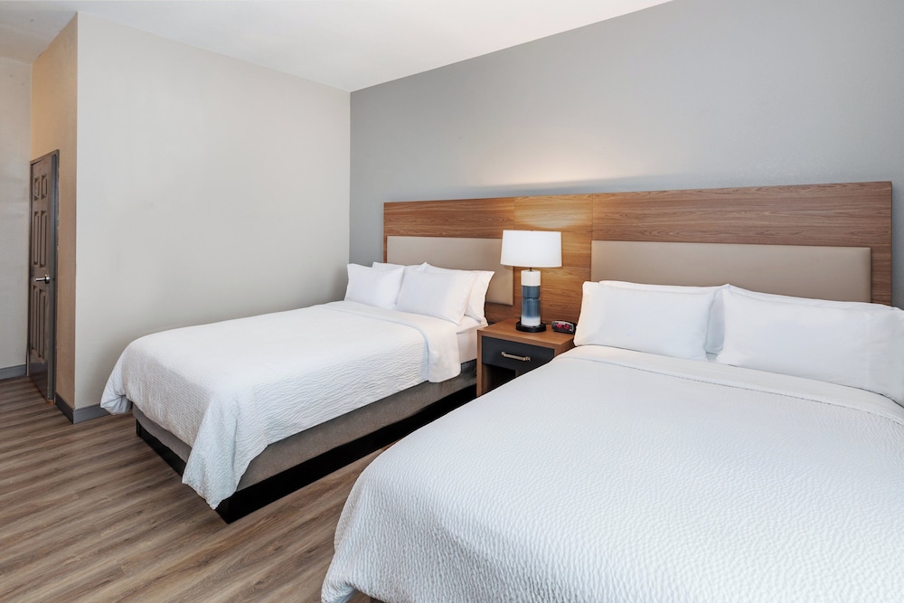 Candlewood Suites Georgetown by IHG - photo 4