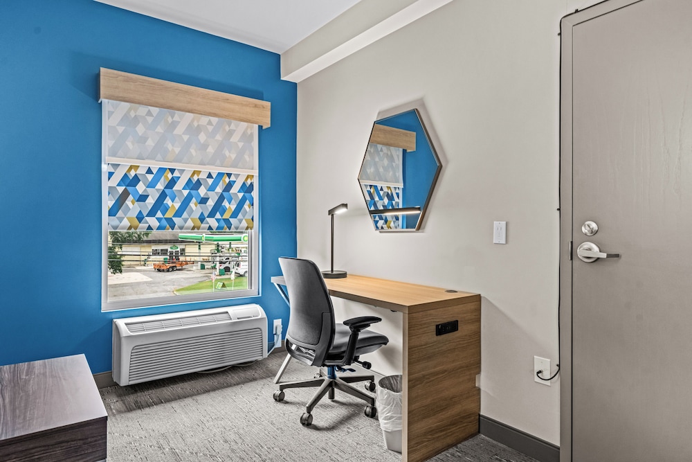 Holiday Inn Express Hotel & Suites Carneys Point by IHG - photo 15