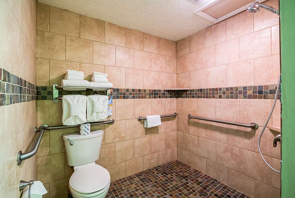 Quality Inn Weston - photo 13
