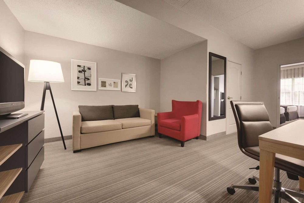 Country Inn & Suites by Radisson Coralville IA - photo 8
