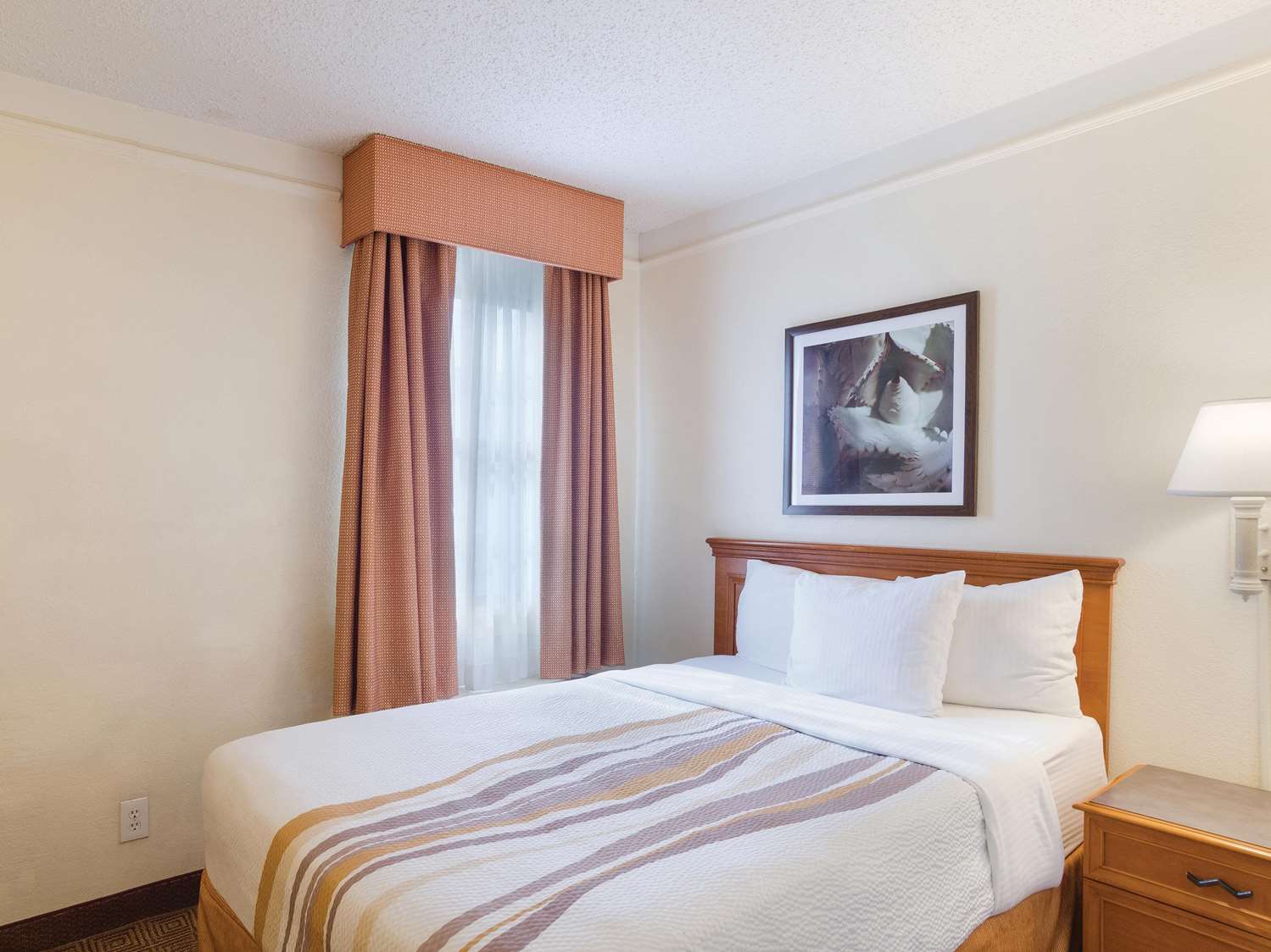 La Quinta Denver Cherry Creek Hotel - photo 13
