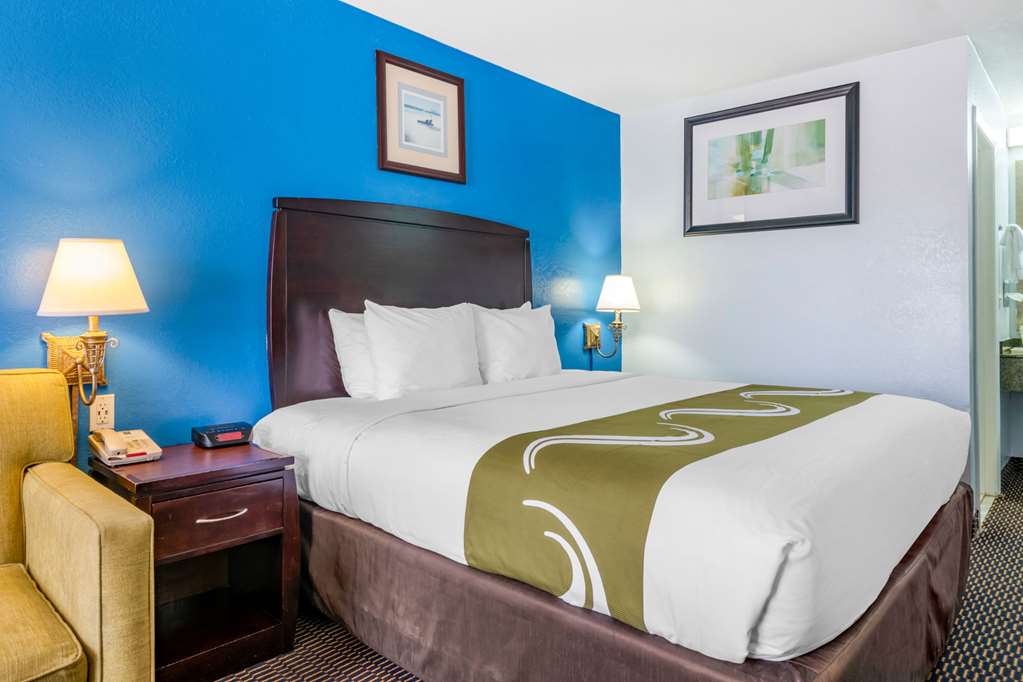 Quality Inn Sarasota North Near Lido Key Beach - photo 10