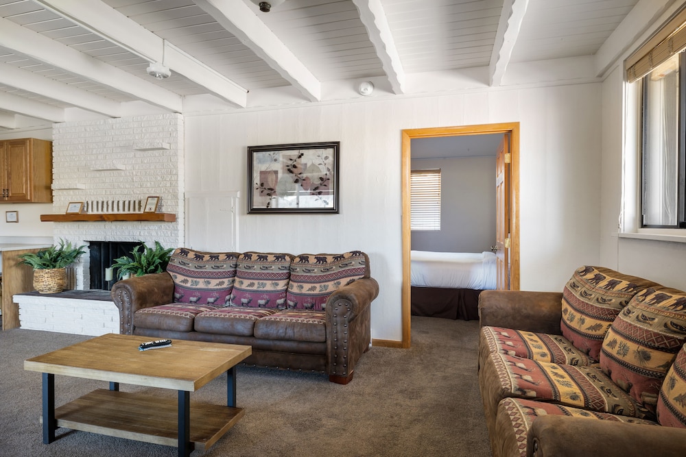 Elk Refuge Inn - photo 53