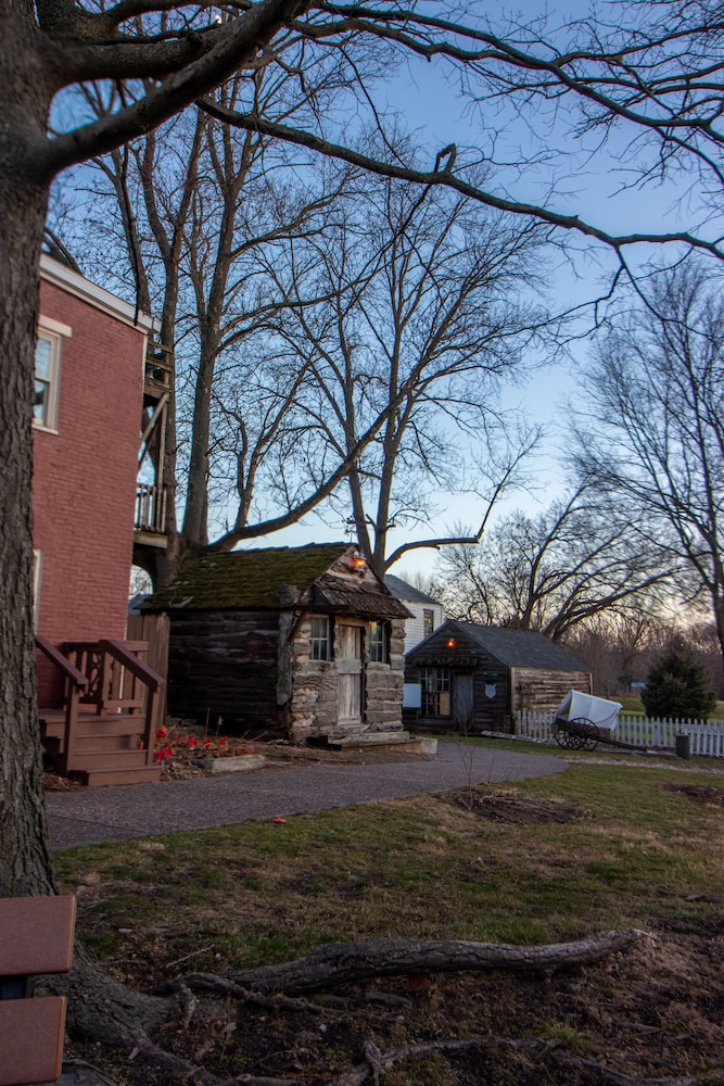 Nauvoo Temple House Hotel - photo 73