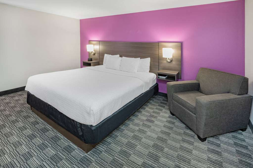 La Quinta Inn & Suites by Wyndham Houston Southwest - photo 19