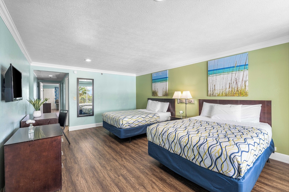 Boardwalk Beach Hotel - photo 23