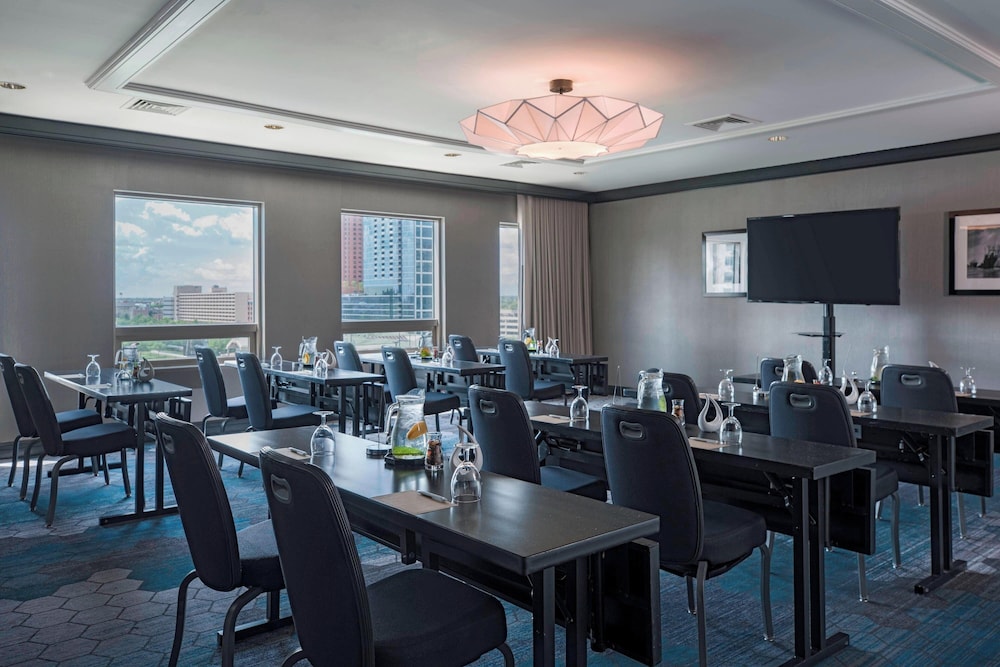 Renaissance Baltimore Harborplace Hotel - photo 50