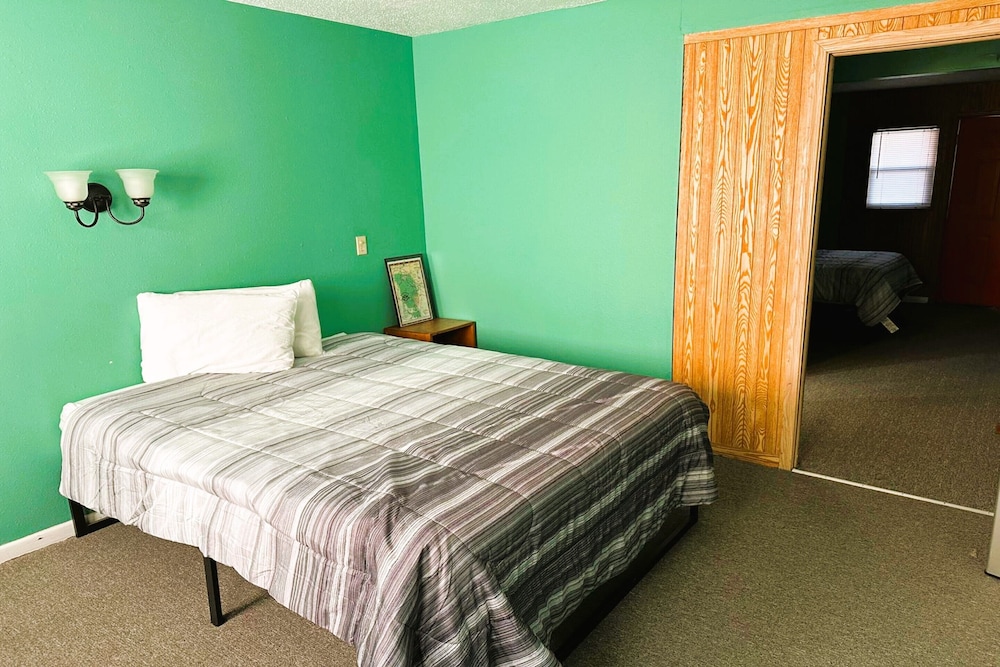 Love Hotels Kadoka by OYO at Badlands SD - photo 18