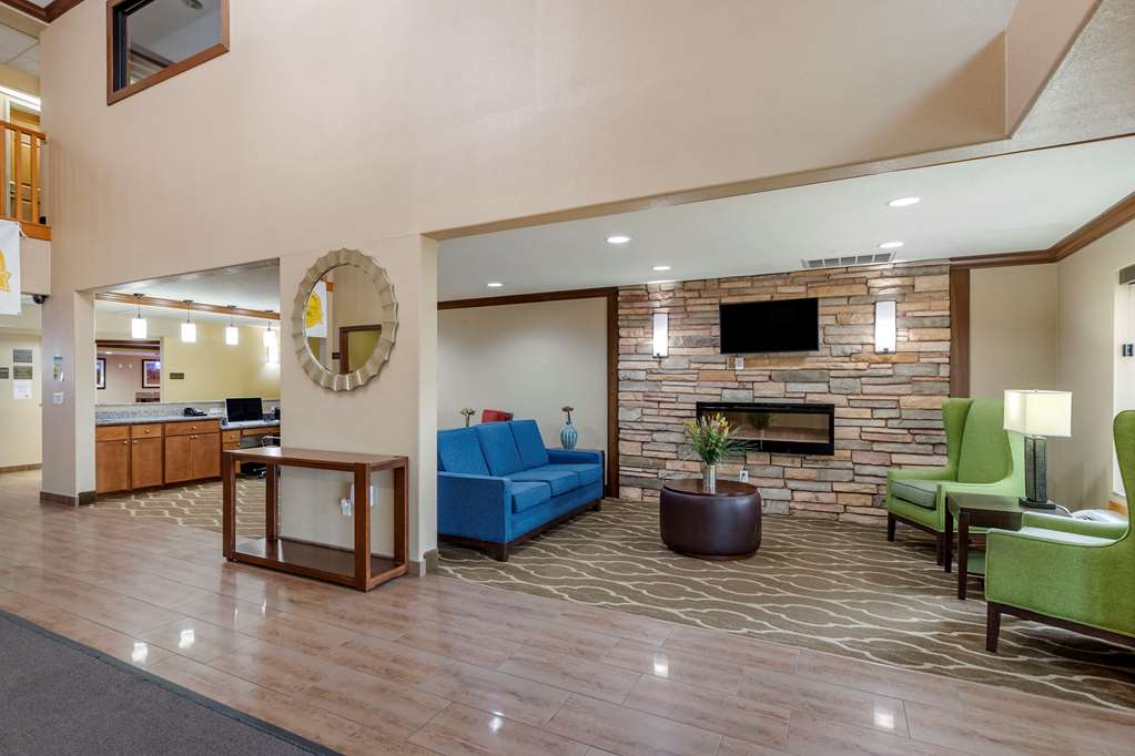 Comfort Inn & Suites Cedar Rapids North Collins Road - photo 7