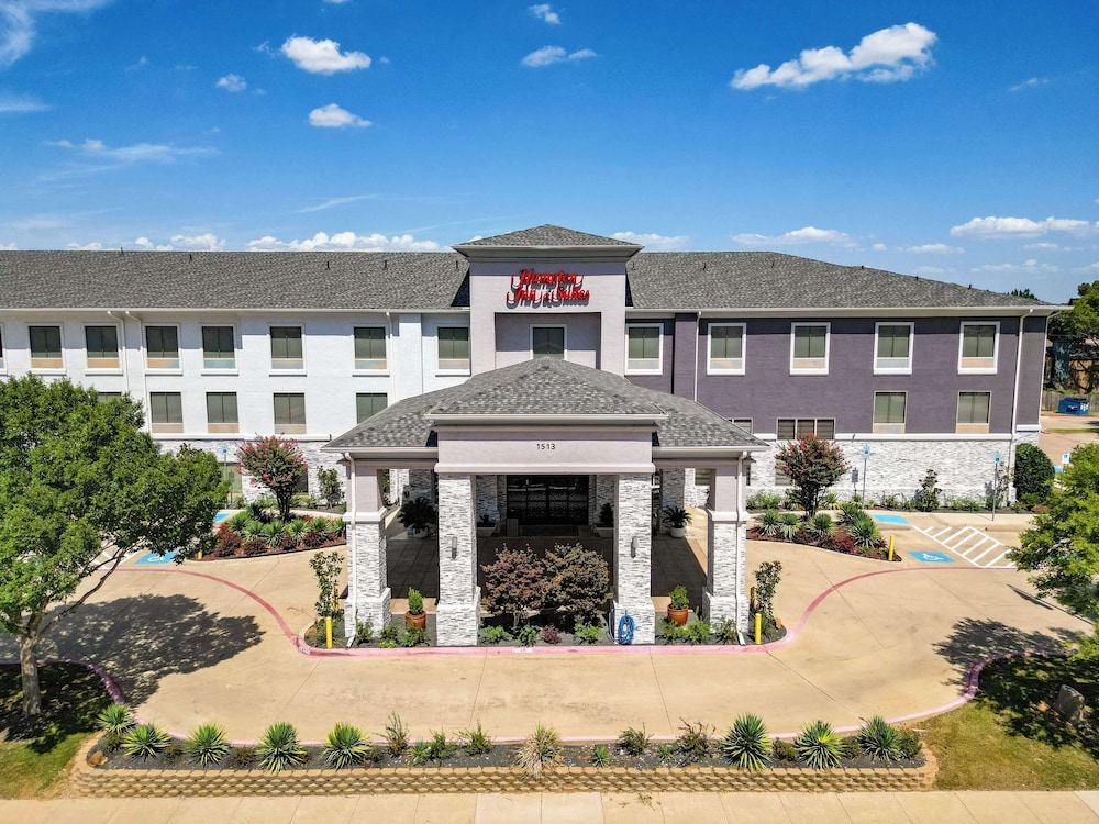 Hampton Inn & Suites Denton - featured photo