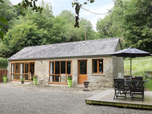 Woodpecker Cottage — 5-Star Luxury Hotel in Ludlow, United Kingdom