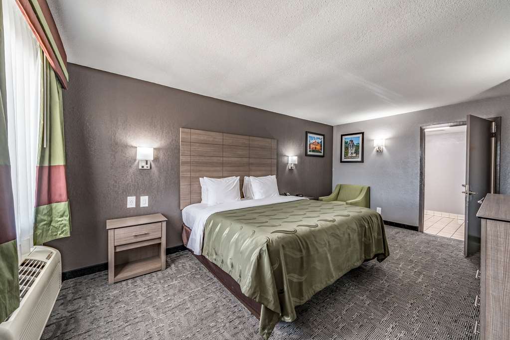 Quality Inn I 10 East near Frost Bank Center - photo 10