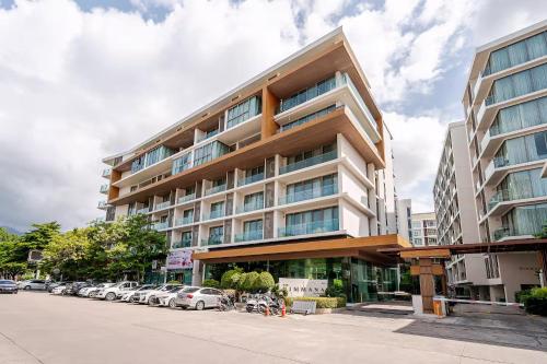 The Nimmana Condo 410 Super Deluxe 1BR Balcony extension — 4-Star Luxury Hotel in Chiang Mai, Thailand