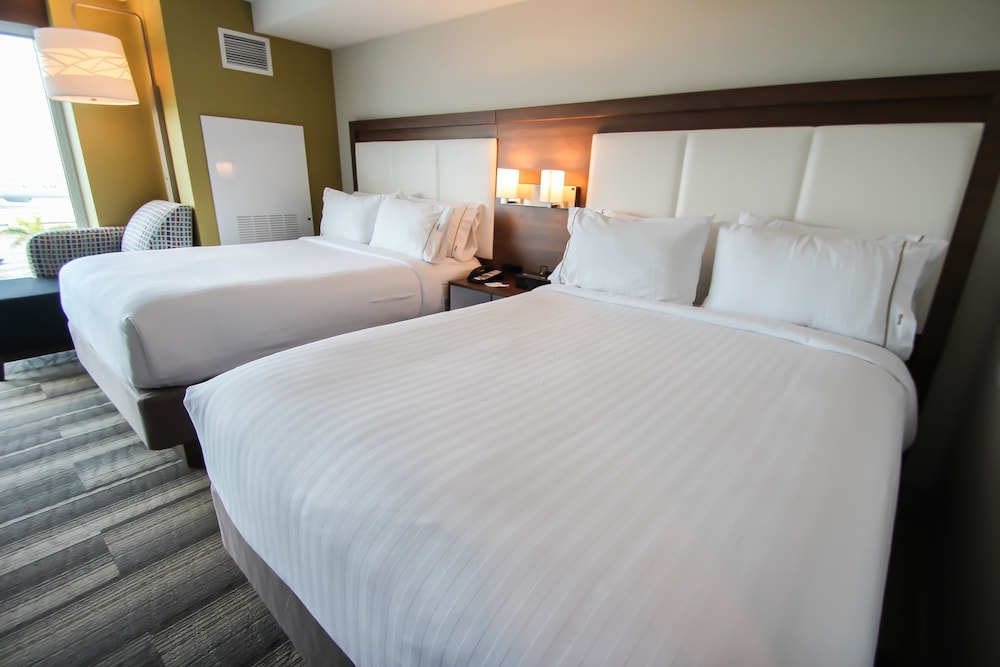 Holiday Inn Express & Suites Miami Airport East by IHG - photo 30