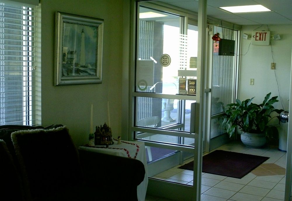 Campton Parkway Inn - photo 2