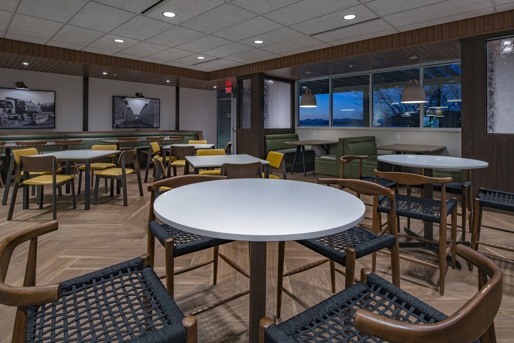 Fairfield Inn & Suites by Marriott Klamath Falls - photo 34