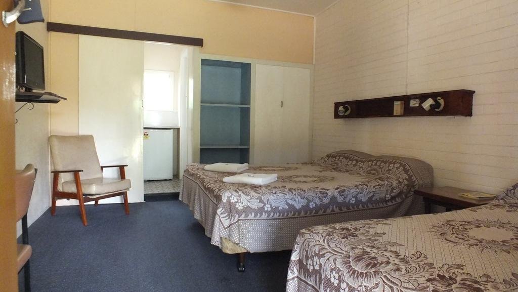 Bargara Beach Motor Inn — Bargara — photo 2
