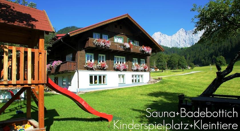 Sattlehnerhof — 4-Star Luxury Hotel in Ramsau Am Dachstein, Austria