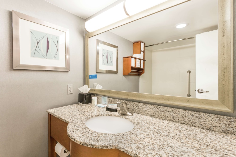 Hampton Inn Morehead City - photo 18