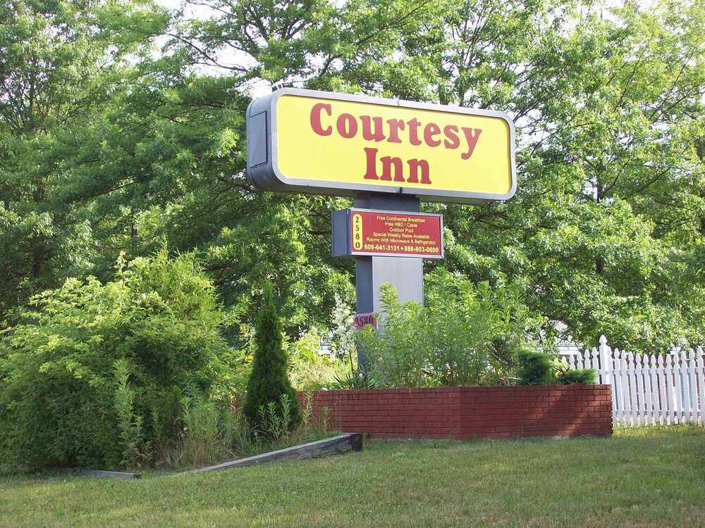 Courtesy Inn - photo 10