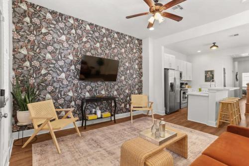Fabulous Classy and Comfy 3BD 2BA Home and Parking — 4-Star Luxury Hotel in New Orleans, United States