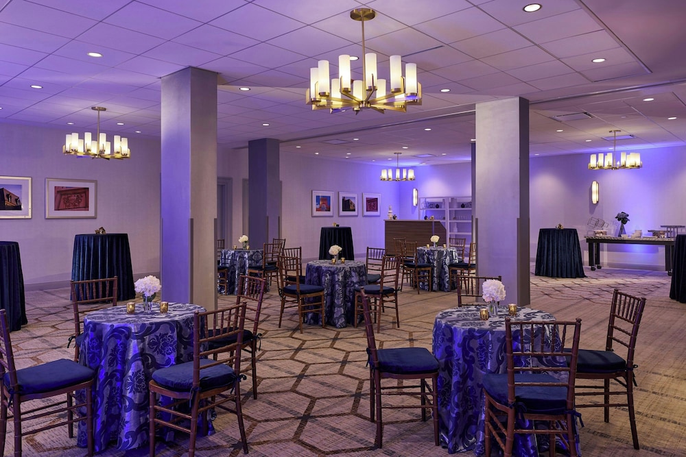 Sheraton Philadelphia University City Hotel - photo 27