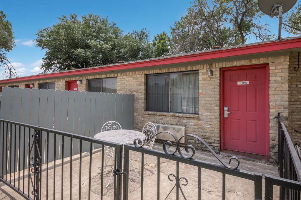 Americas Best Value Inn Lockhart TX - photo 20