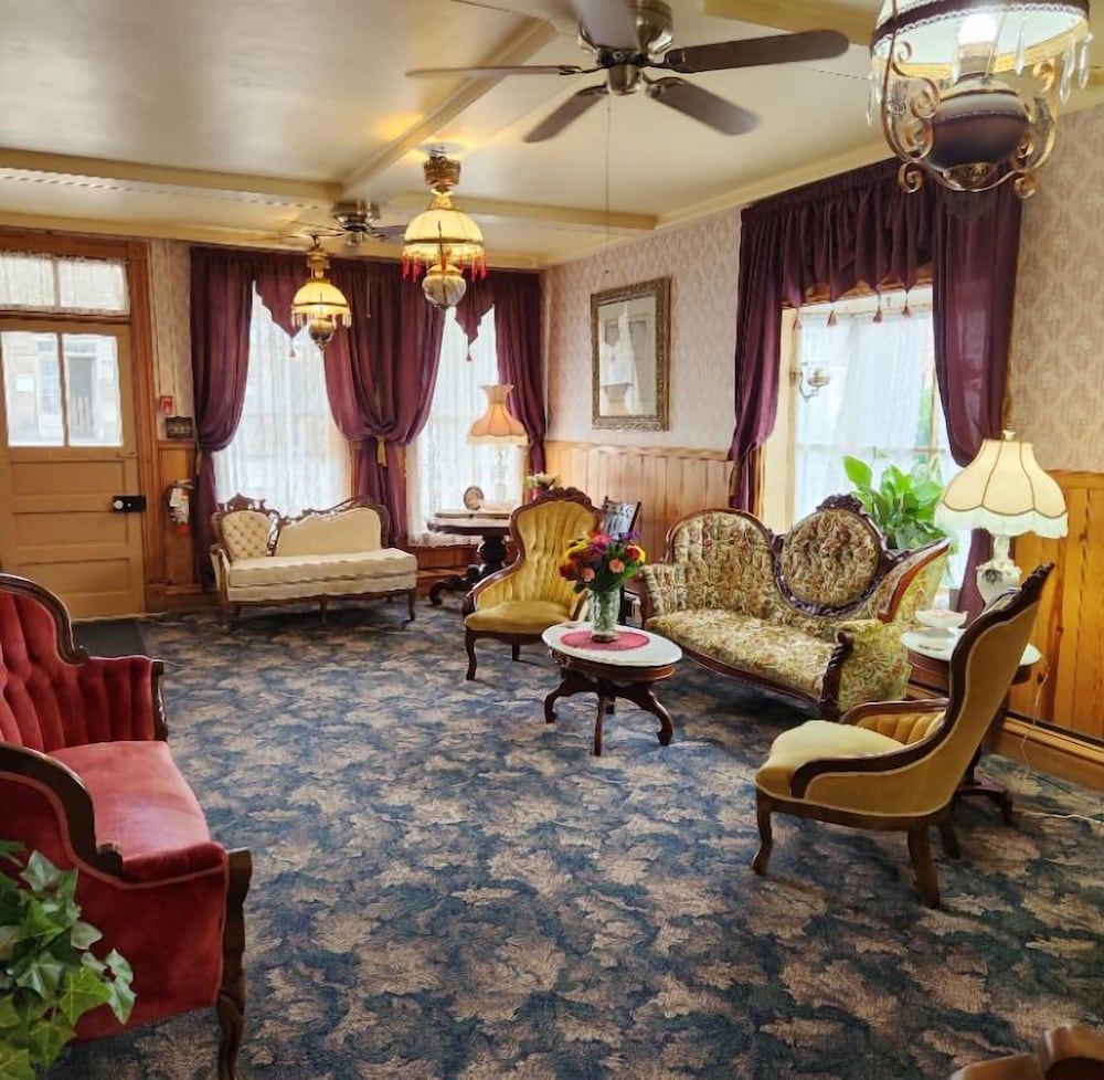 Fairweather Inn - photo 2