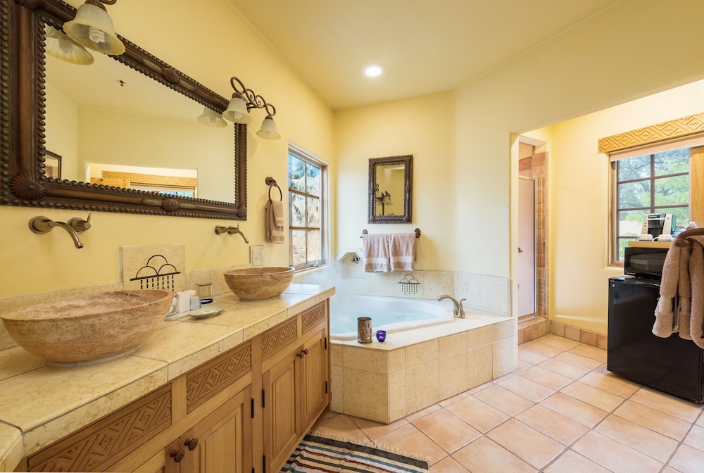 Inn on La Loma Plaza - photo 56