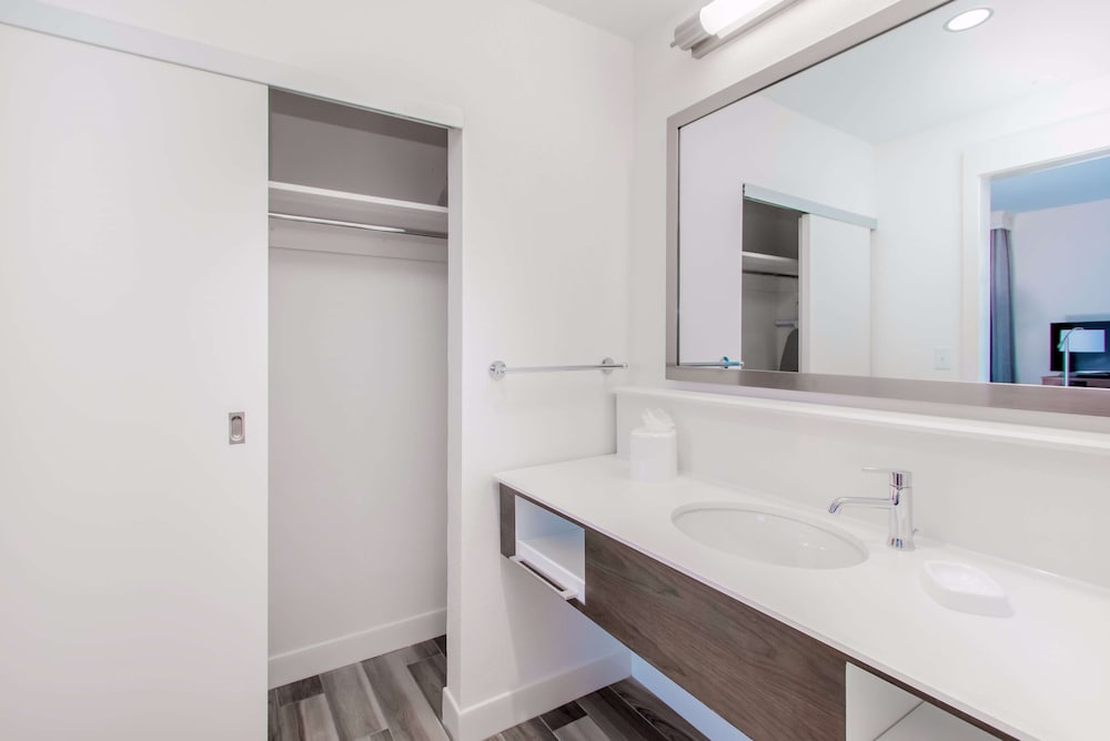 Hampton Inn & Suites Panama City Beach Beachfront - photo 66