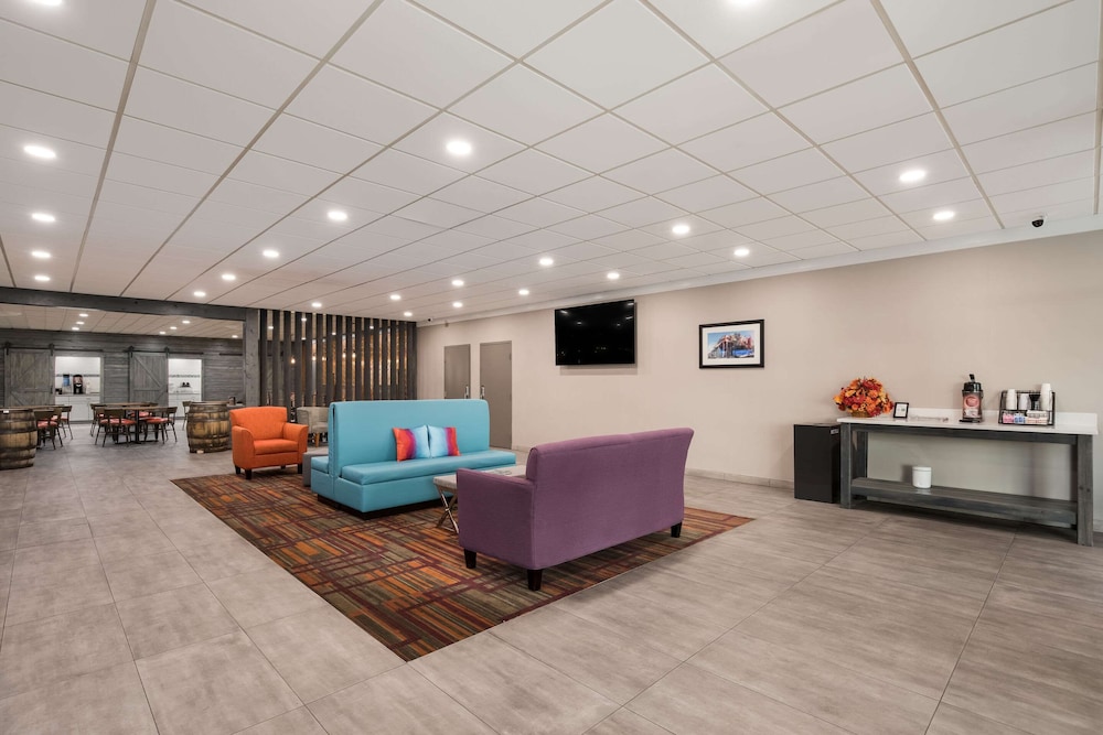 Quality Inn Joliet - photo 4