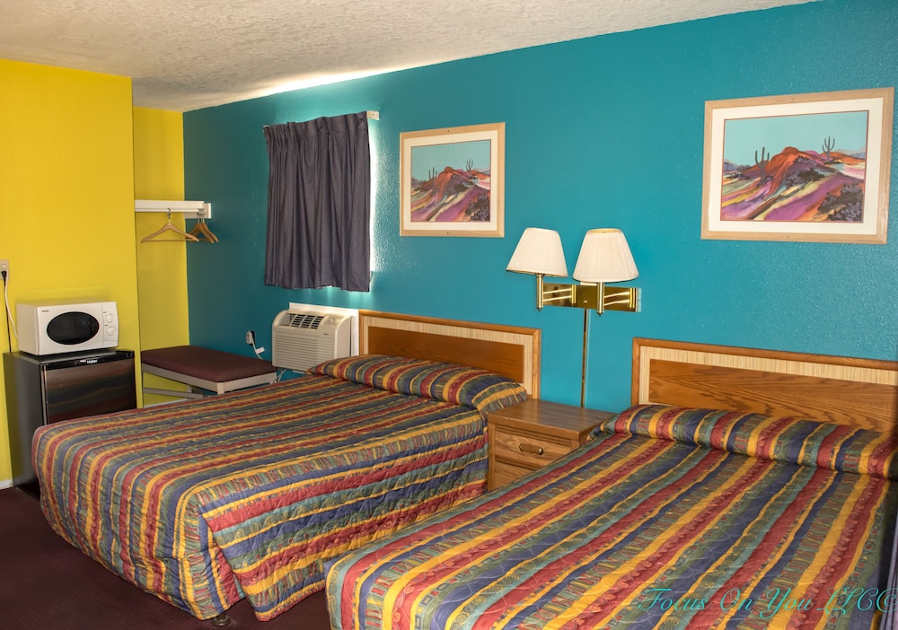 Bloomfield Motel - photo 4