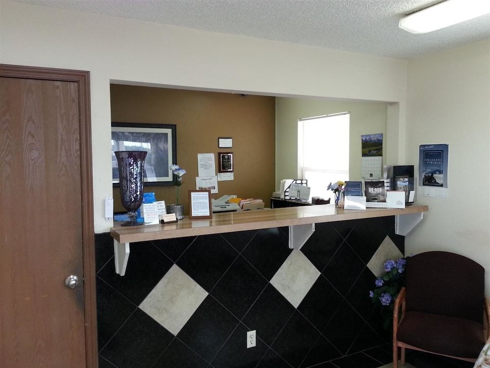 Executive Inn Woodward - photo 8