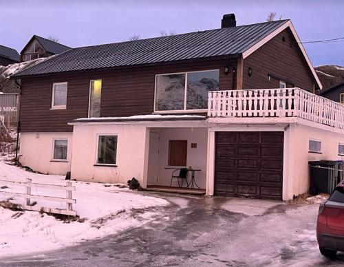 Large detached house in the middle of Lofoten — 4-Star Luxury Hotel in Hopen, Norway